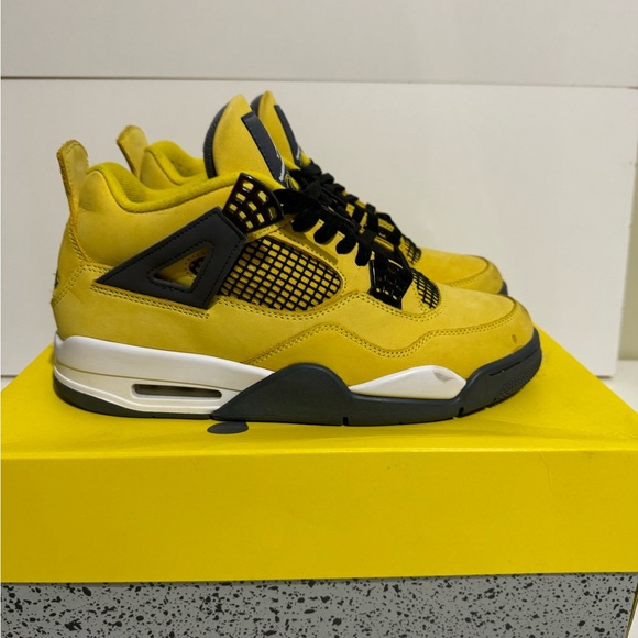 Jordan 4 Retro (used) With Box Size 10